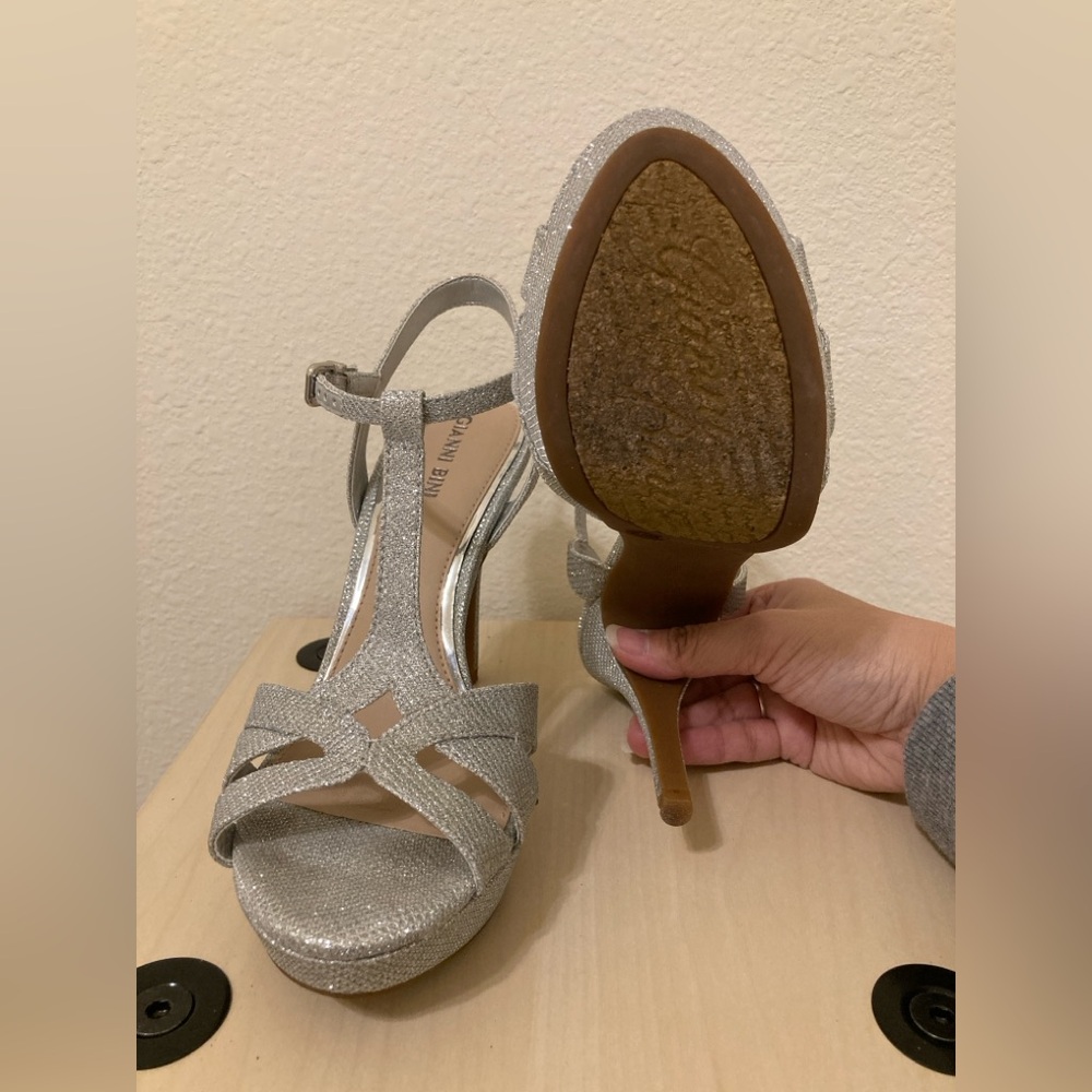 Gianni Bini Silver Sparkle Women's Heels - Picture 9 of 9
